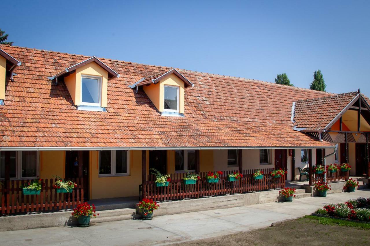 Ferienwohnung Casa Simon 2 Subotica Exterior foto